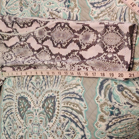 Snake Skin High Waisted Battle Pants Capris from Blackmilk - Picture 5 of 6